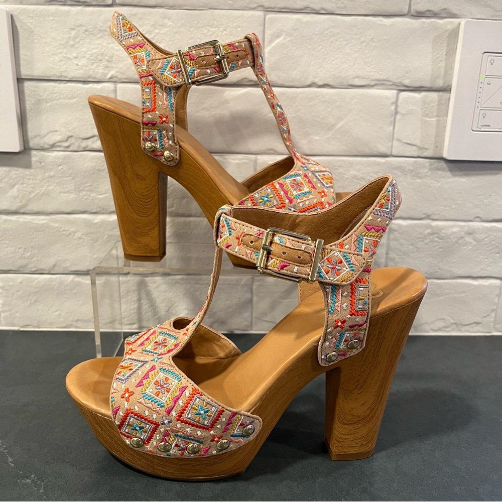 Gianni Bini Multicolor Embroidered Platform Sandals